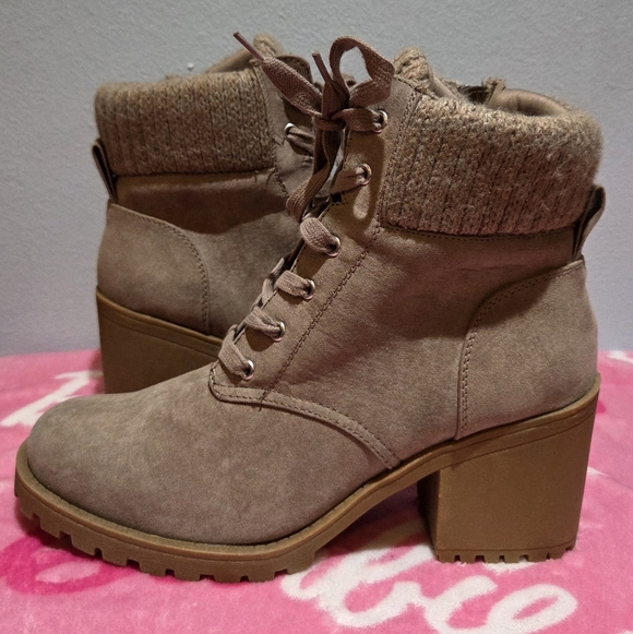 Sun N Stone Women's Mushroom Micro Lace Up Heeled Boot, Size 9.5M - Picture 7 of 9